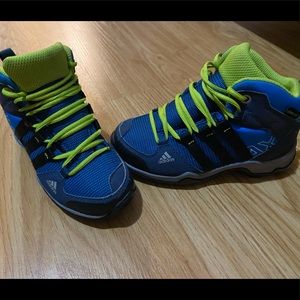 Adidas toddlers 10.5 high tops EUC